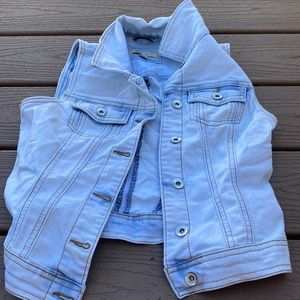 Short sleeve jean jacket.